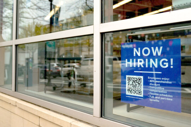 US job market slows amid tariff uncertainty